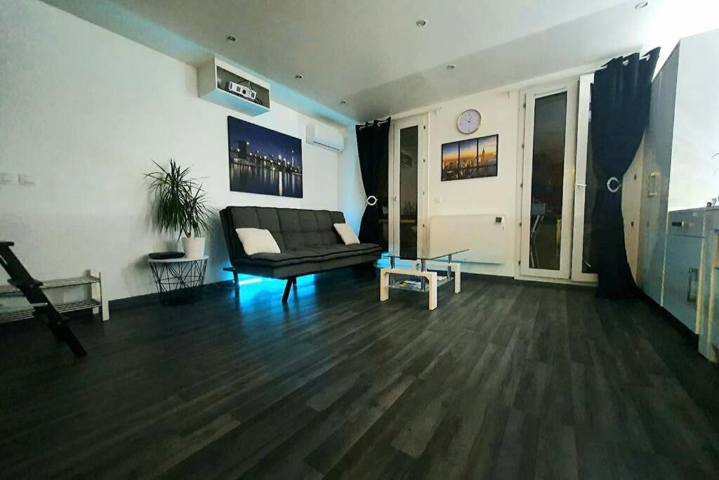 Superbe studio de 30m2 proche de Paris Poissy Buitenkant foto